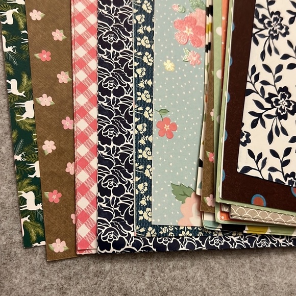 Set of scrapbooking paper (61 double sided) - Picture 2 of 4